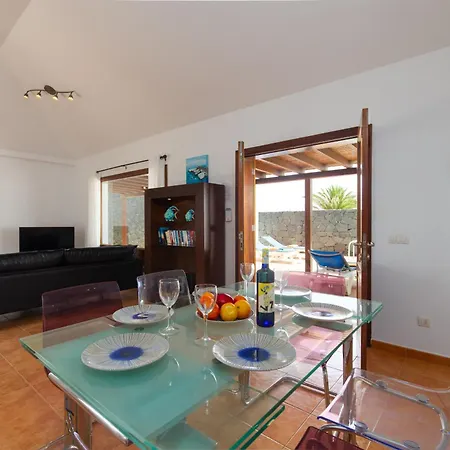 Del Sur 26 By Now Ltd * Playa Blanca (Lanzarote)