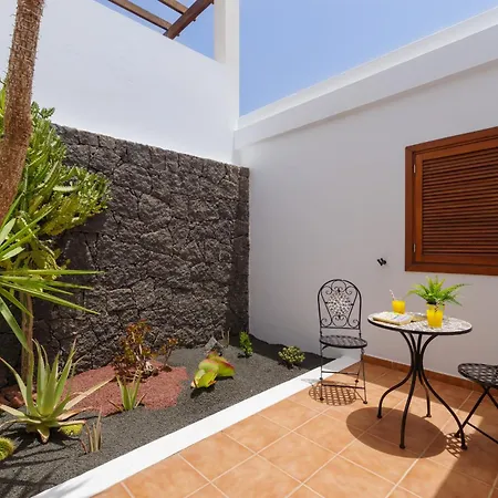 Del Sur 26 By Now Ltd * Playa Blanca (Lanzarote)